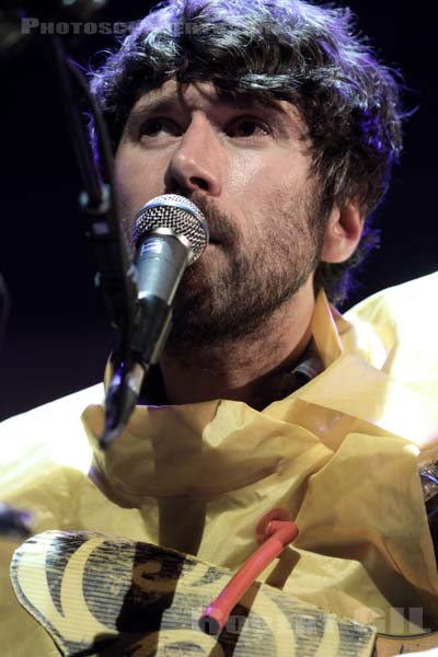 GRUFF RHYS - 2011-03-04 - PARIS - Cafe de la Danse - 